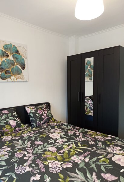 Piata Romana, Vand apartament cu 2 camere balcon 8,52m,ideal airbnb
