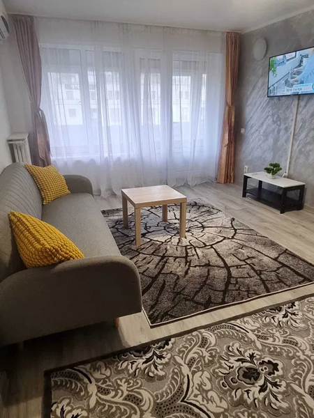 Piata Romana, Vand apartament cu 2 camere balcon 8,52m,ideal airbnb