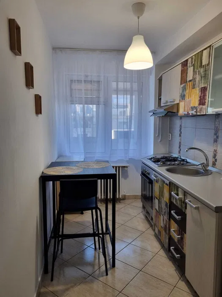 Piata Romana, Vand apartament cu 2 camere balcon 8,52m,ideal airbnb