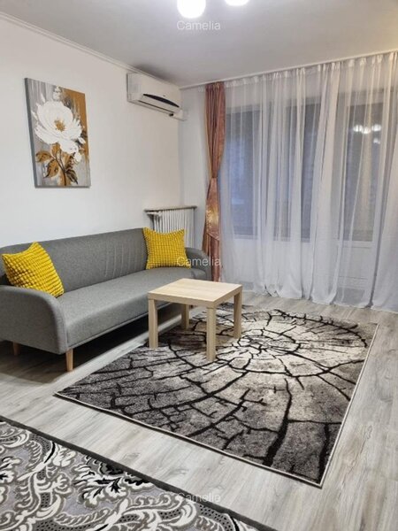 Piata Romana, Vand apartament cu 2 camere balcon 8,52m,ideal airbnb